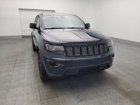 Used 2018 Jeep Grand Cherokee Altitude image 14