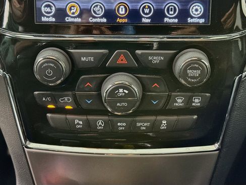 Used 2021 Jeep Grand Cherokee Limited AWD/4WD image 15