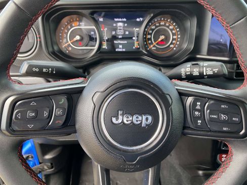 Used 2024 Jeep Wrangler Unlimited Rubicon AWD/4WD image 19