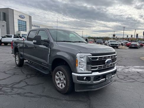 Used 2024 Ford F250 XLT AWD/4WD image 2