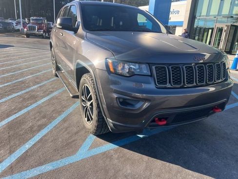Used 2017 Jeep Grand Cherokee Trailhawk image 3