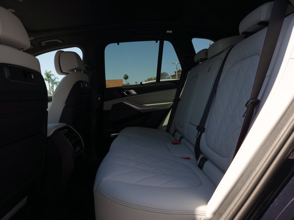 New 2026 BMW X5 xDrive40i w/ Executive Package AWD/4WD image 8