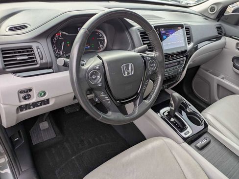Certified 2018 Honda Ridgeline RTL-E image 2