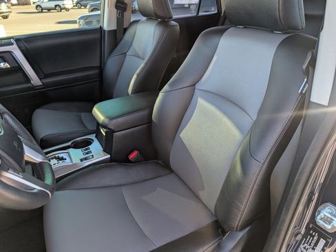 Used 2022 Toyota 4Runner SR5 Premium image 9