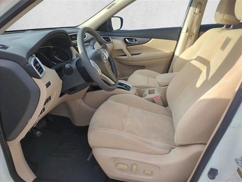 Used 2016 Nissan Rogue SV FWD image 12