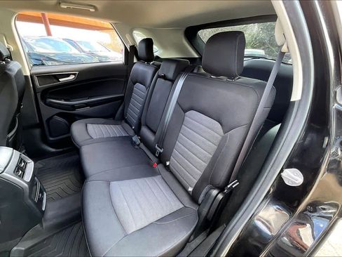 Used 2020 Ford Edge SE image 20