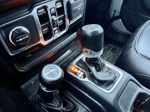 Used 2022 Jeep Wrangler Unlimited Sahara w/ Cold Weather Group image 25