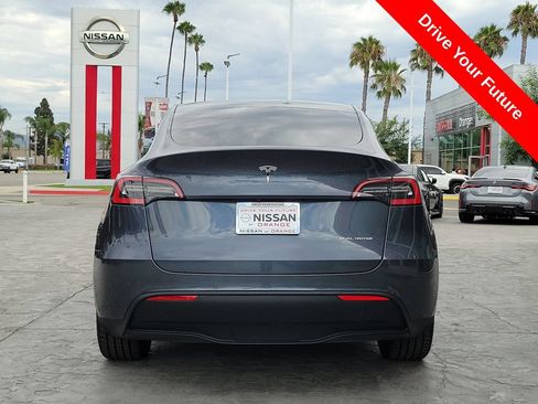 Used 2021 Tesla Model Y Long Range AWD/4WD image 29