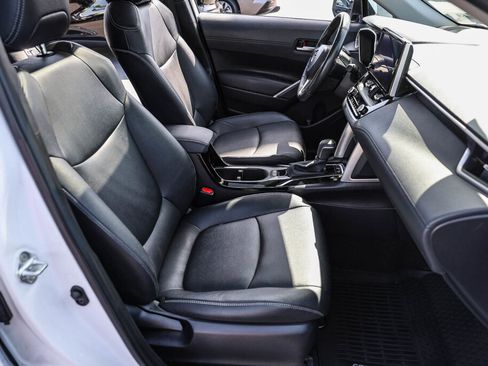 Certified 2023 Toyota Corolla Cross XLE w/ Convenience Package image 8