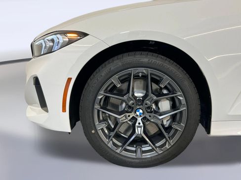 Used 2025 BMW 330i xDrive Sedan w/ Premium Package AWD/4WD image 9