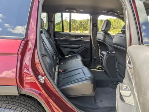 Used 2024 Jeep Grand Cherokee Limited image 38