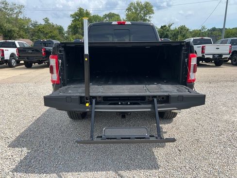 Used 2021 Ford F150 Platinum w/ Equipment Group 701A High AWD/4WD image 18