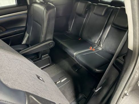Used 2018 Toyota Highlander Limited AWD/4WD image 9