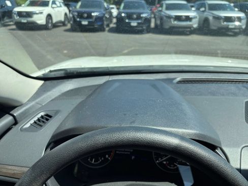 Used 2025 Nissan Altima 2.5 SV FWD image 33