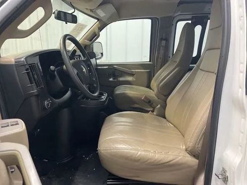 Used 2019 Chevrolet Express 2500 image 10