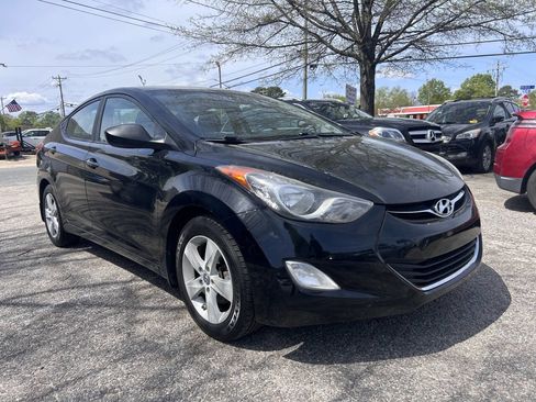 Used 2013 Hyundai Elantra GLS w/ Preferred Pkg image 4