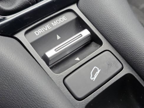 Certified 2023 Honda HR-V LX image 8