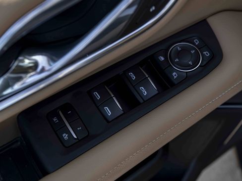 Used 2024 Chevrolet Suburban Premier w/ Premium Package 2 image 39