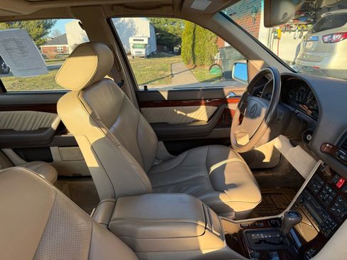 Used 1995 Mercedes-Benz S 320 image 30