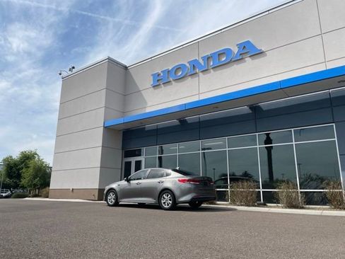 Used 2018 Kia Optima LX image 18