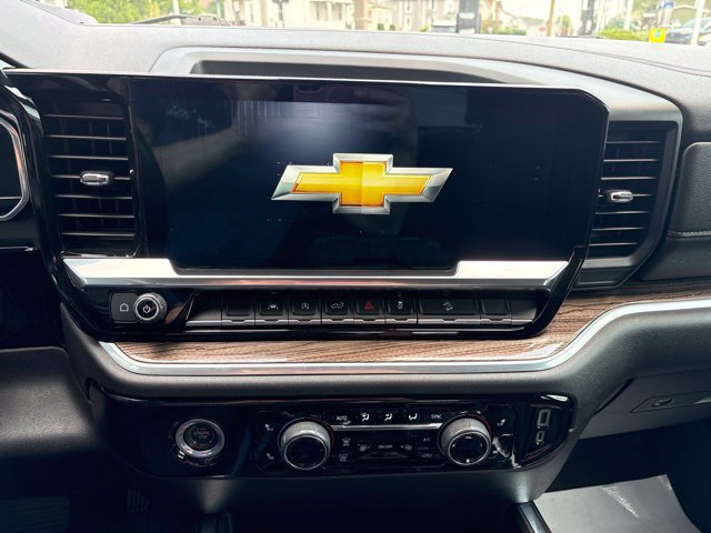 Used 2022 Chevrolet Silverado 1500 RST AWD/4WD image 13