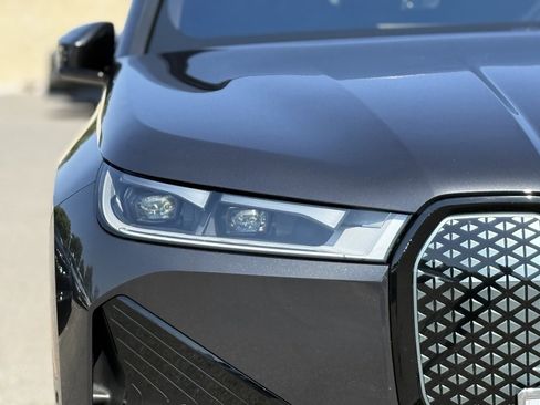 Used 2025 BMW iX xDrive50 w/ Sport Package image 7