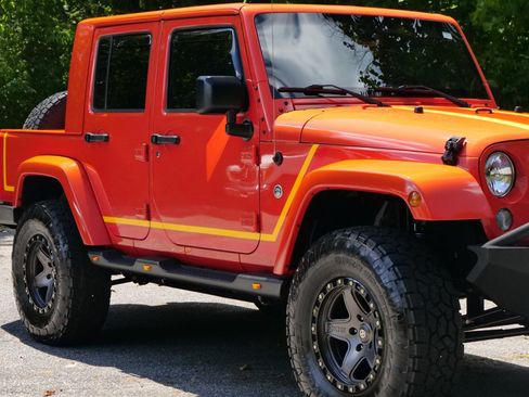 Used 2015 Jeep Wrangler Unlimited Sahara w/ Max Tow Package AWD/4WD image 51