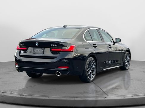 Used 2025 BMW 330i xDrive Sedan image 4