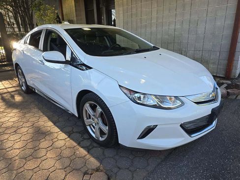 Used 2016 Chevrolet Volt LT w/ Comfort Package FWD image 4