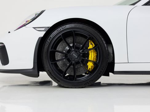 Used 2018 Porsche 911 GT3 RWD image 10