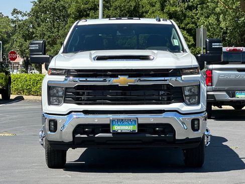 New 2026 Chevrolet Silverado 3500 LT image 8