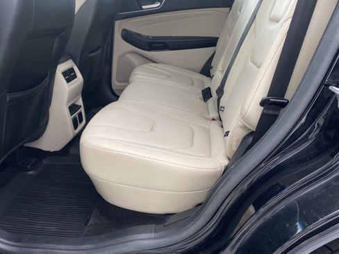 Used 2017 Ford Edge Titanium w/ Technology Package image 14
