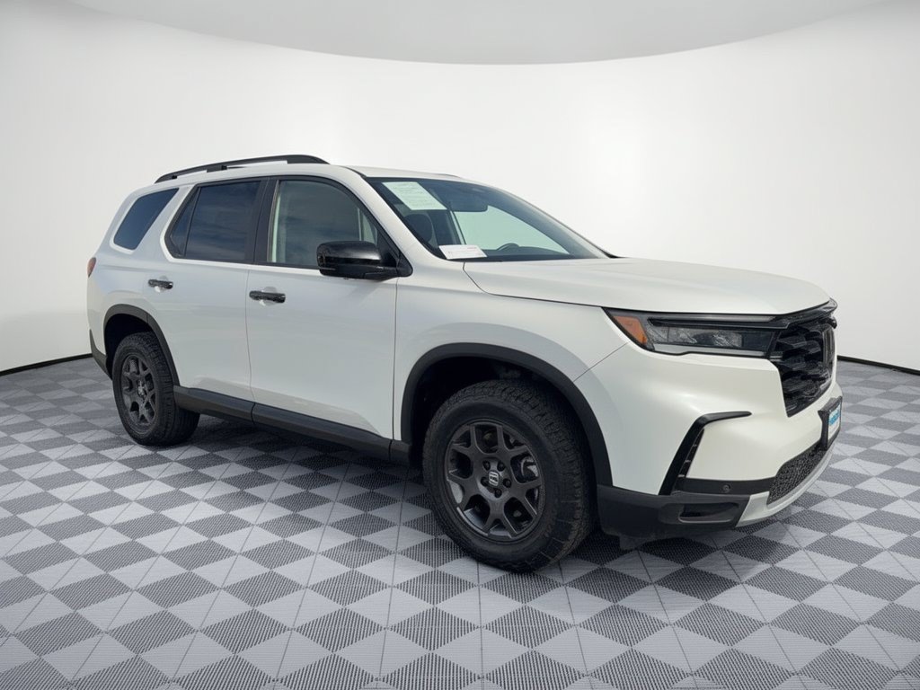 Certified 2024 Honda Pilot TrailSport image 5