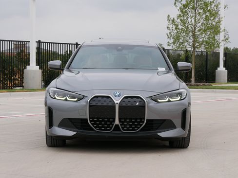 Used 2023 BMW i4 eDrive35 w/ Premium Package RWD image 3