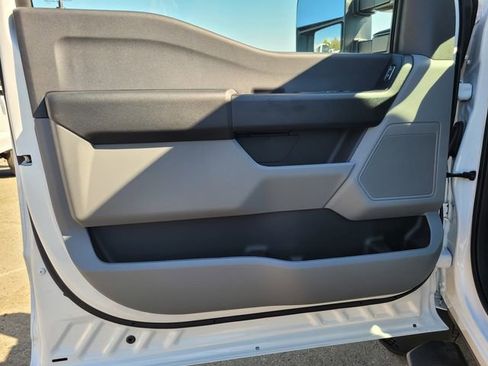 New 2024 Ford F550 4x4 Regular Cab Super Duty image 18