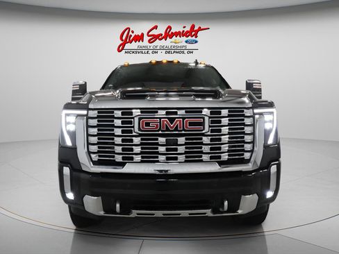 Used 2024 GMC Sierra 2500 Denali w/ Denali Reserve Package image 3