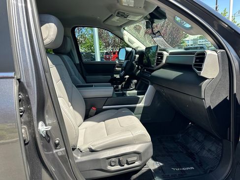 Used 2024 Toyota Tundra Limited AWD/4WD image 17