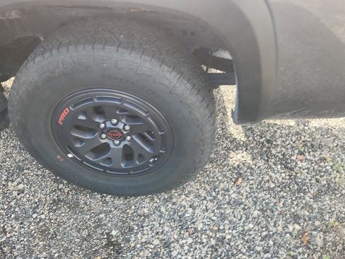 Used 2026 Nissan Frontier PRO-4X AWD/4WD image 8
