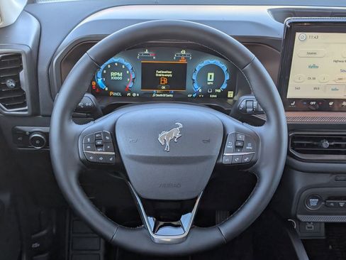 New 2025 Ford Bronco Sport Outer Banks w/ Outer Banks Tech Package+ AWD/4WD image 10