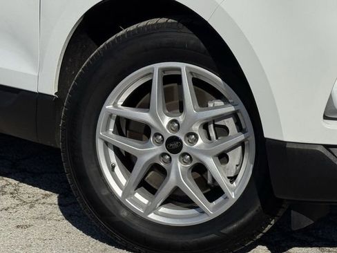 Certified 2024 Ford Edge SEL image 32