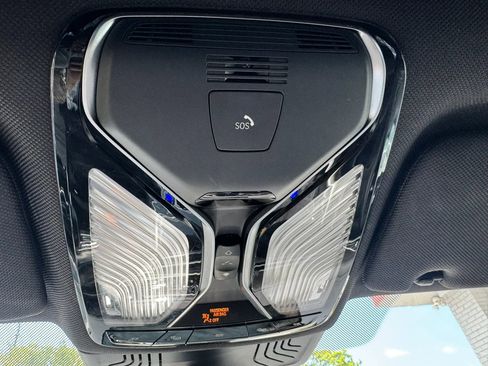 Used 2019 BMW 740i w/ M Sport Package RWD image 36