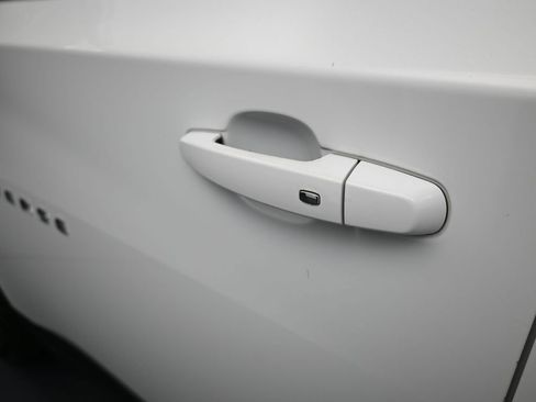 Used 2019 Chevrolet Traverse RS image 33