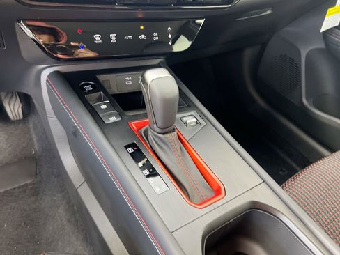 New 2025 Nissan Kicks SR image 17