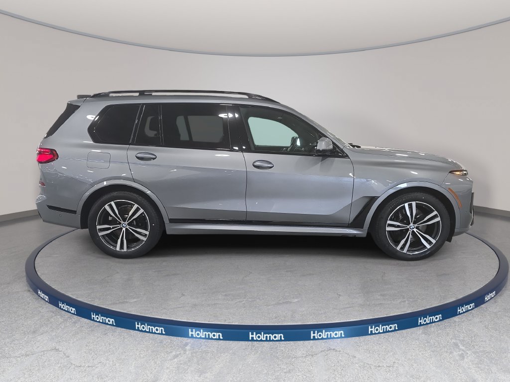 Certified 2024 BMW X7 xDrive40i w/ M Sport Package AWD/4WD image 4