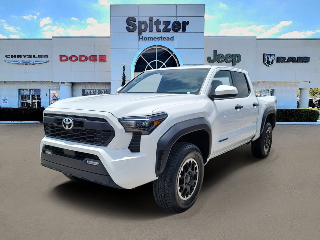 Used 2024 Toyota Tacoma TRD Off-Road AWD/4WD image 4