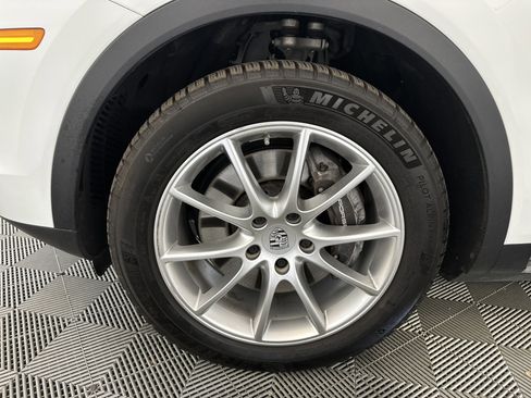 Used 2021 Porsche Cayenne Base image 13