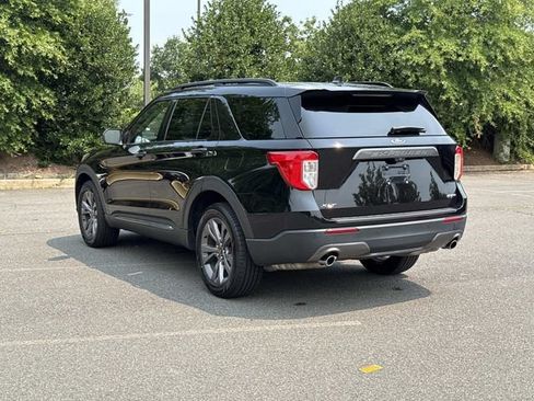 Used 2022 Ford Explorer XLT w/ Equipment Group 202A AWD/4WD image 4