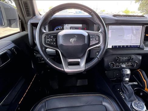 Used 2024 Ford Bronco Badlands AWD/4WD image 8