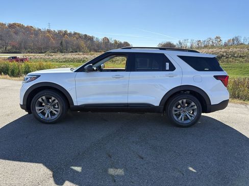 New 2026 Ford Explorer Active w/ Active Comfort Package image 2