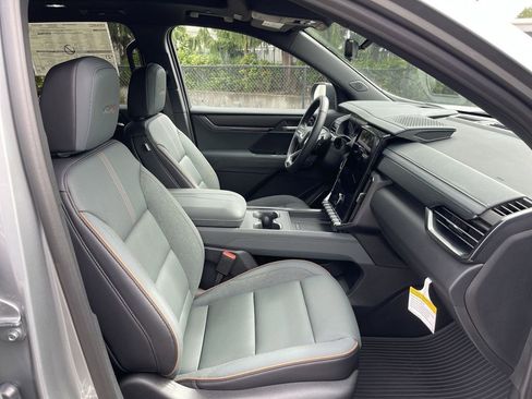 New 2026 GMC Acadia AT4 w/ Luxury Package AWD/4WD image 29
